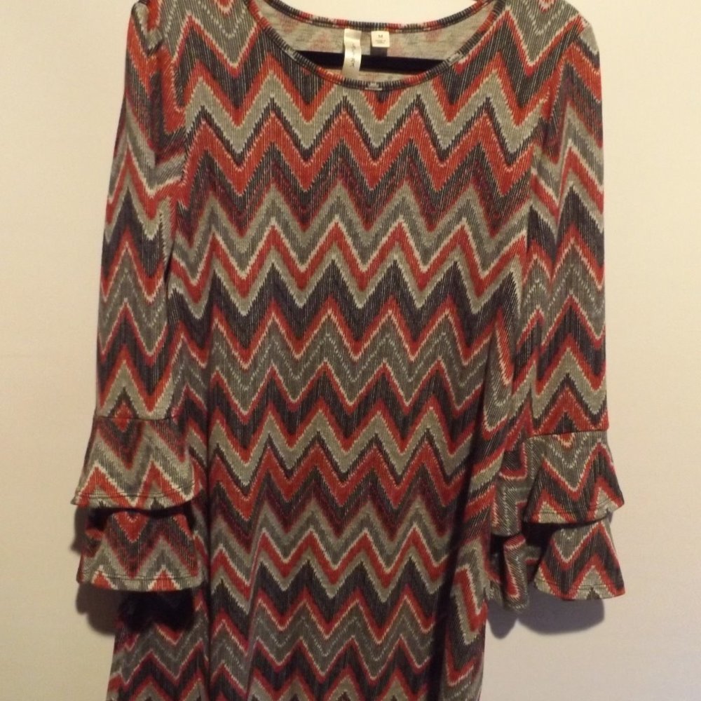 TACERA CHEVRON PATTERN Blouse - Picture 1 of 6